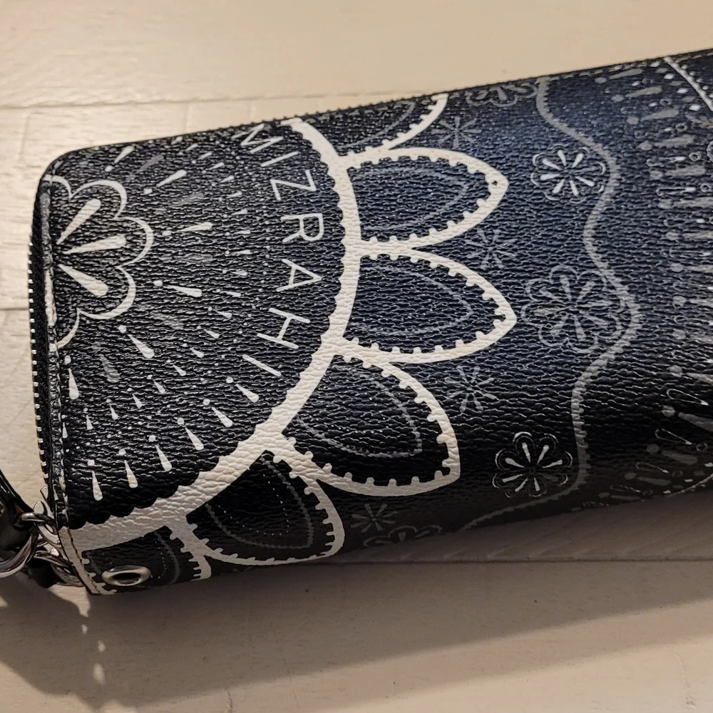 Isaac Mizrahi Black and White Patterned Wallet Wristlet - Picture 3 of 12